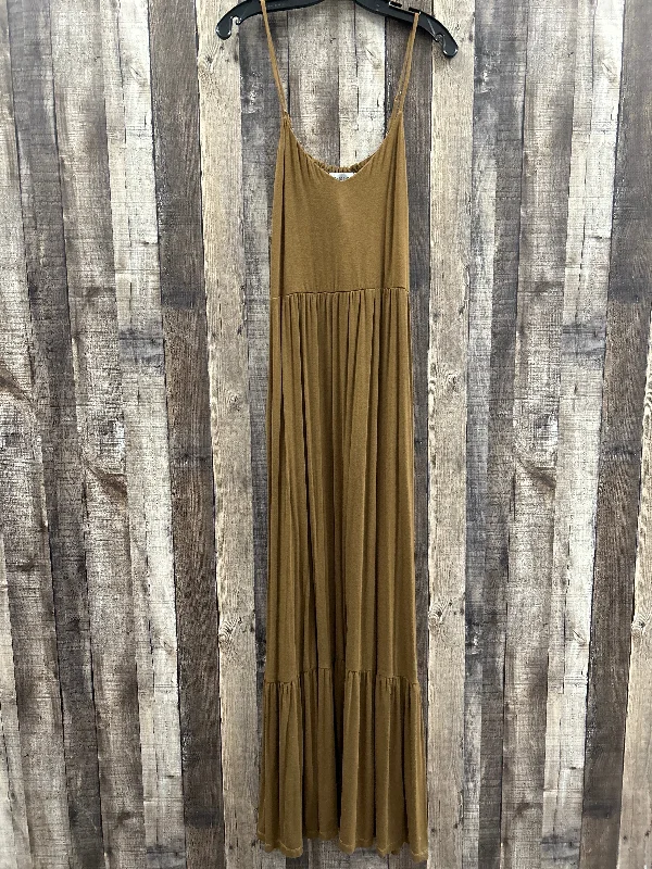 Dress Casual Maxi By Evereve In Green, Size: L Flattering maxi dresses for all body types